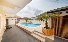 Bella Vista Suites